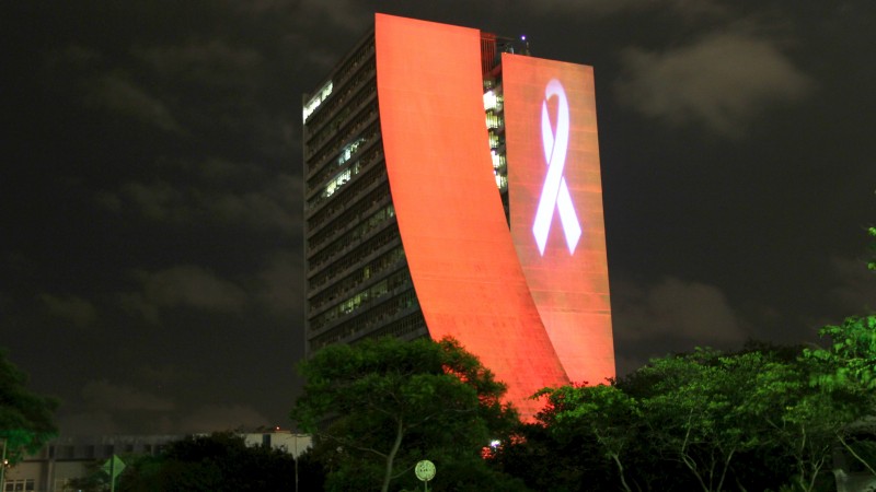 20121130151834caff-iluminado.jpg