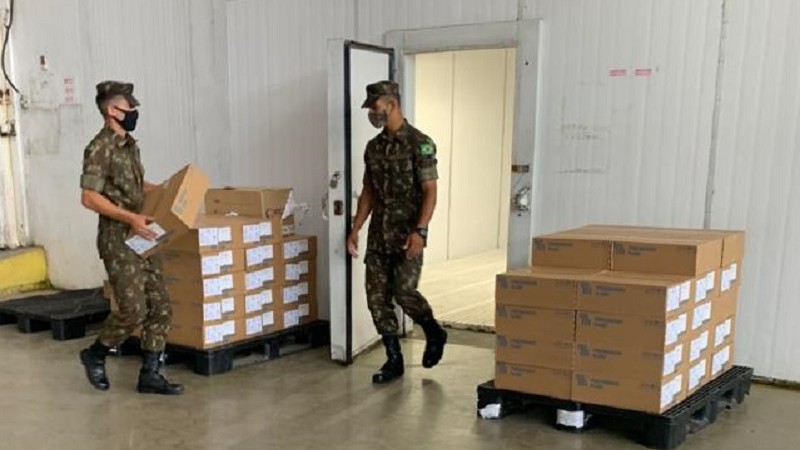 Caixas foram armazenadas em câmara fria no depósito de medicamentos do 3º Batalhão de Suprimento, na capital