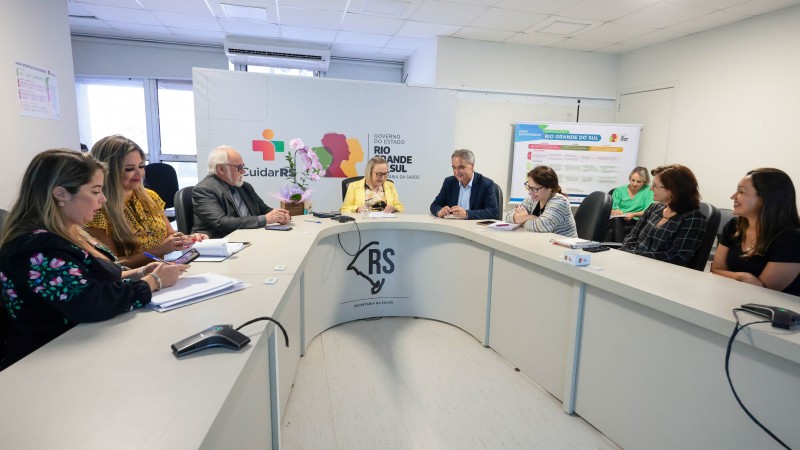 Secretária Arita recebe vice-prefeito de Passo Fundo e comitiva.