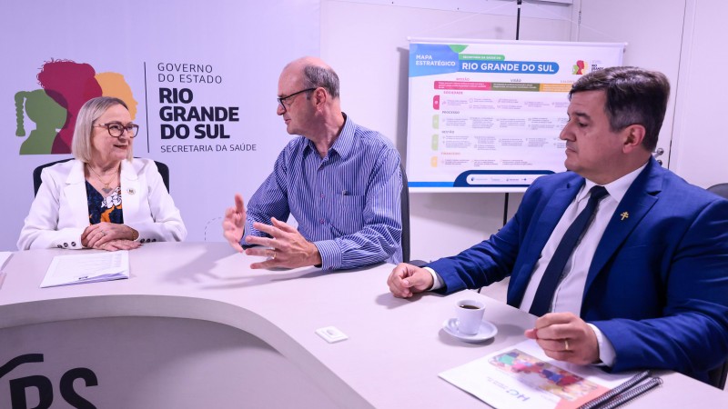 14 03 2024 14hs Secret&aacute;ria Arita Bergmann recebe Presidente do HCI e comitiva  6