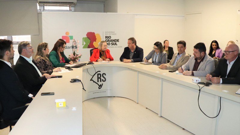 Comitiva foi formada por prefeitos e secretários de saúde dos 12 municípios do Vale do Rio do Pardo