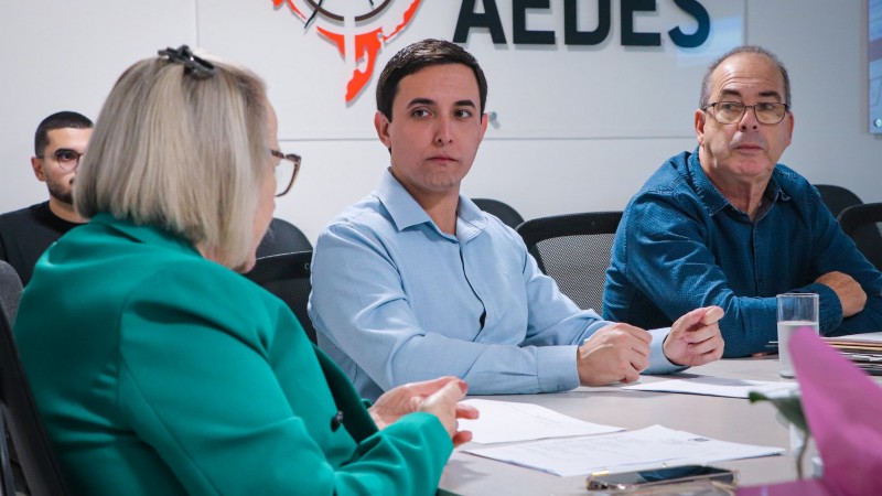 Direção da entidade apresentou a Arita Bergmann projeto de reforma e ampliação