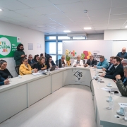 Debate tratou de novos repasses, abertura de leitos e estratégias para enfrentar a sobrecarga hospitalar no inverno