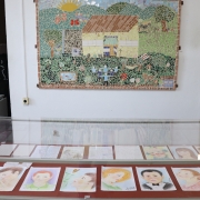 Exposição de quadros, cartas e desenhos.
