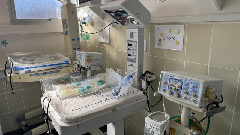 Imagem com leitos que serão destinados a pacientes de zero a 18 anos que necessitam de suporte ventilatório pulmonar (SVP)