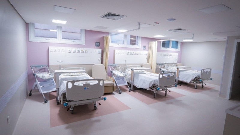 Leitos da nova unidade materno infantil do Hospital Virvi Ramos em Caxias do Sul 